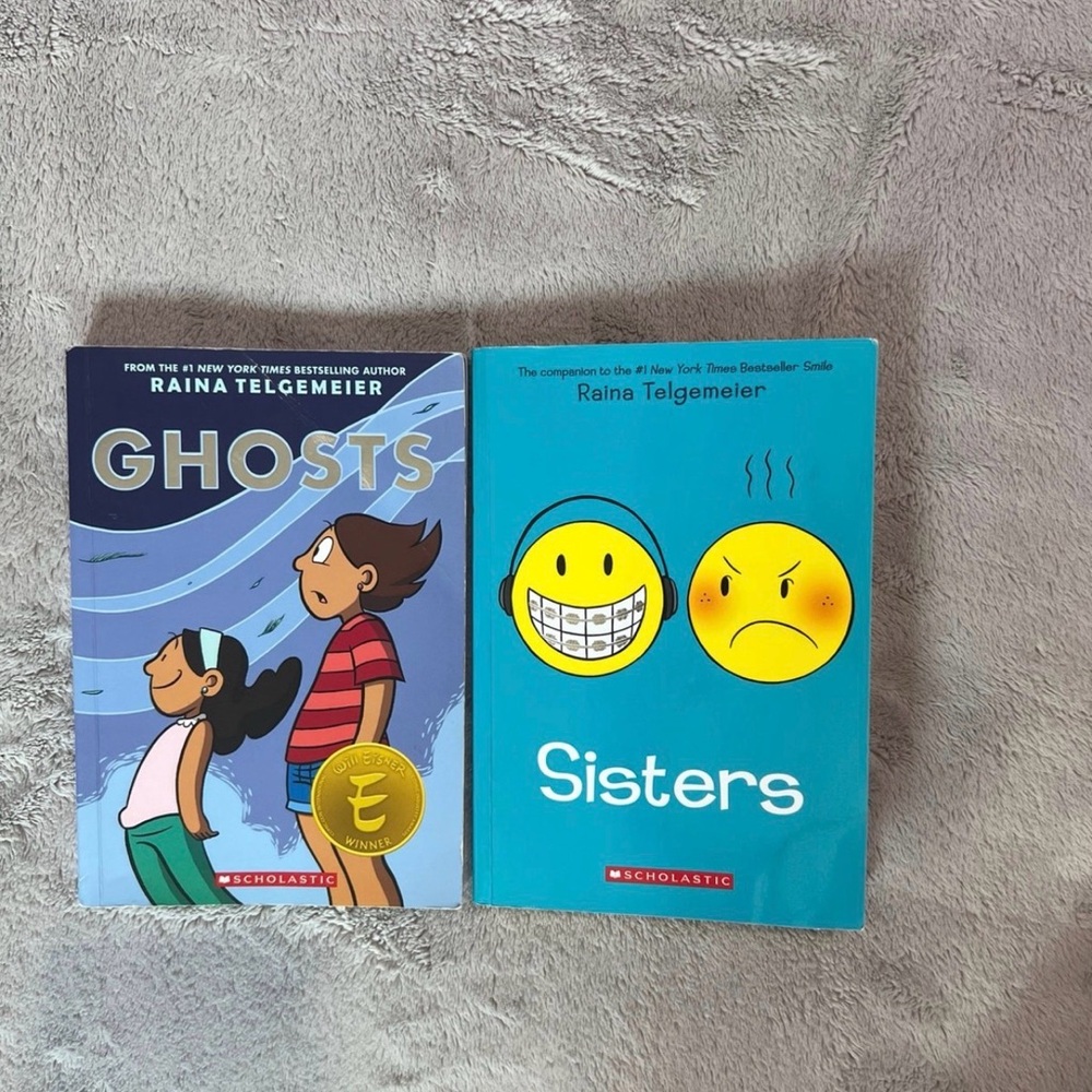 GHOSTS & Sisters. Raina Telgemeier Graphic Novels Set